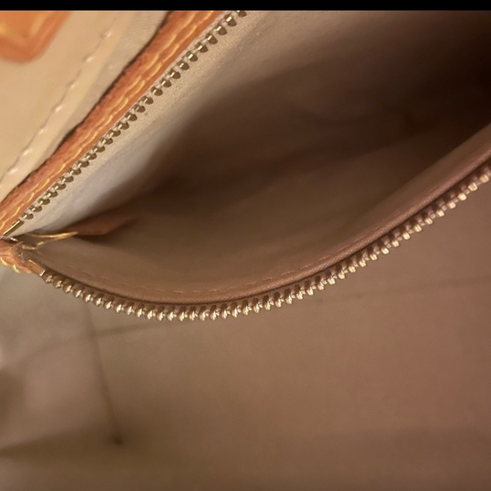 Auth Louis Vuitton Vernis Reade PM Cream Tan Lt Beige Purse Bag Luxury Designer - Picture 13 of 17
